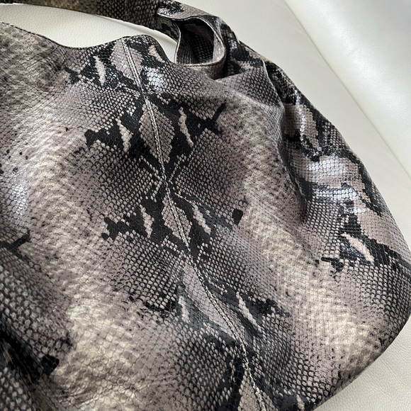Club monaco gray leopard animal print bag large shoulder - Picture 3 of 8